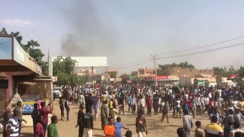 Útok na nemocnici v Súdánu zabil nejméně 64 lidí